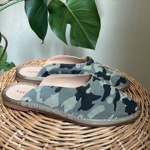 New Lucky Brand Arvy camo slip on suede loafers